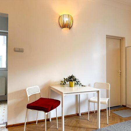 Central Retreat Apartments 부쿠레슈티 외부 사진